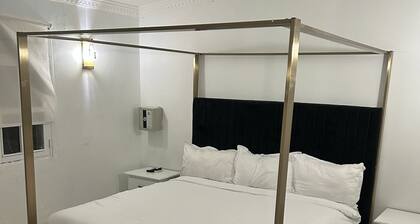 Chic hotel suite in fabulous Boca Chica with WiFi, AC