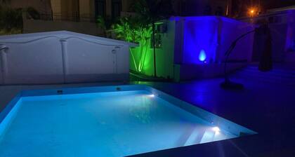 Chic hotel suite in fabulous Boca Chica with WiFi, AC