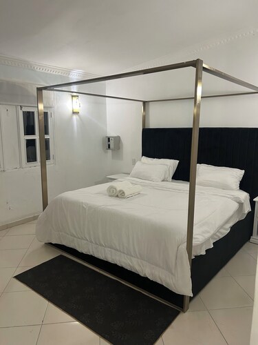 Chic hotel suite in fabulous Boca Chica with WiFi, AC