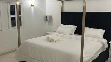 1 bedroom, WiFi, bed sheets