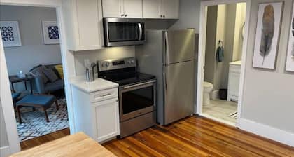Spacious 3-bedroom apartment in lovely Millis with AC, WiFi