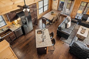 Smart TV, fireplace, table football - Spacious family retreat with movie theater, close to attractions.  (Sevierville)