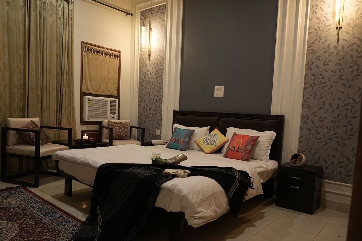 Superior Double Room, Garden View | In-room safe, desk, laptop workspace, blackout drapes