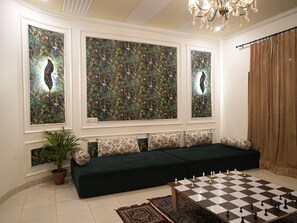 Kawasan tempat duduk lobi