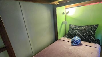 Bureau, espace de travail pour ordinateur portable