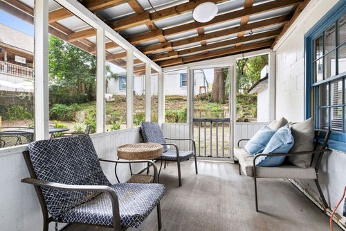 Folly Surf Shack - Close to Beach & Center Street!