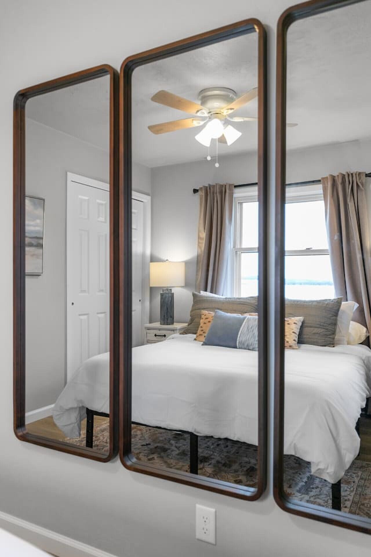 5 sovrum, skrivbord, strykjärn/strykbräda och resesäng