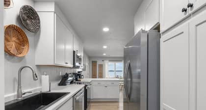 Sleeps 13! Lake Front|WaterToys!