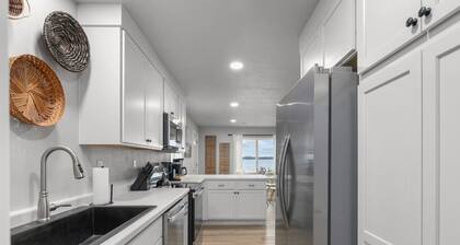 Sleeps 13! Lake Front|WaterToys!