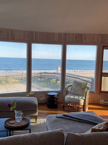 Oceanfront, beautiful 4-bedroom house in Fire Island. Panoramic views.