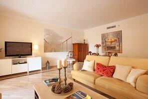 Apartment | Living area