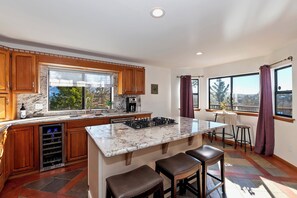 Mikrowelle, Ofen, Herdplatte, Geschirrspüler