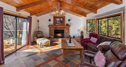 Luxury 4-bedroom chalet with stunning views in Arrowhead Woods