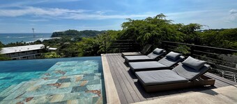 CIMA DEL MAR #4 - Cozy upstairs condo w/ ocean views and private balcony