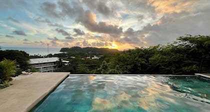 CIMA DEL MAR #4 - Cozy upstairs condo w/ ocean views and private balcony