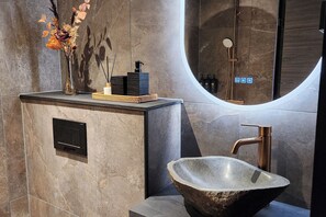 Bathroom - Mystic Light Lodge (Budardalur)