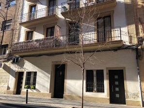 Exterior - Cozy 2-bedroom apartment in charming Barcelona (Barcelona)