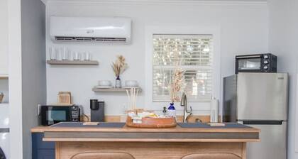 Seahorse Studio - A Downtown Retreat