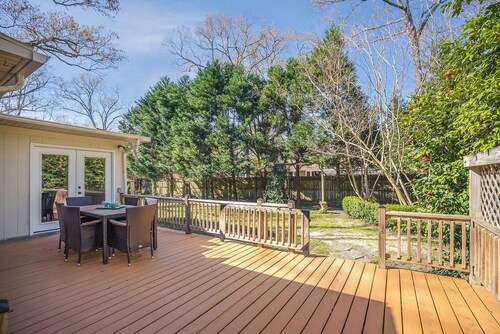 Spacious 3-bed/3-bath home close to Bruce's Field!