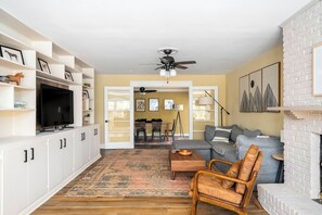 Smart TV - Spacious 3-bed/3-bath home close to Bruce's Field! (Aiken)