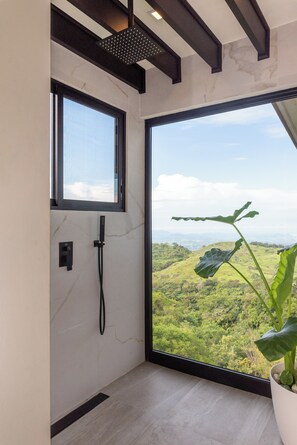 Luxury-Haus | Dusche im Bad