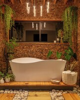 Bañera y ducha independientes, cabezal de ducha tipo lluvia