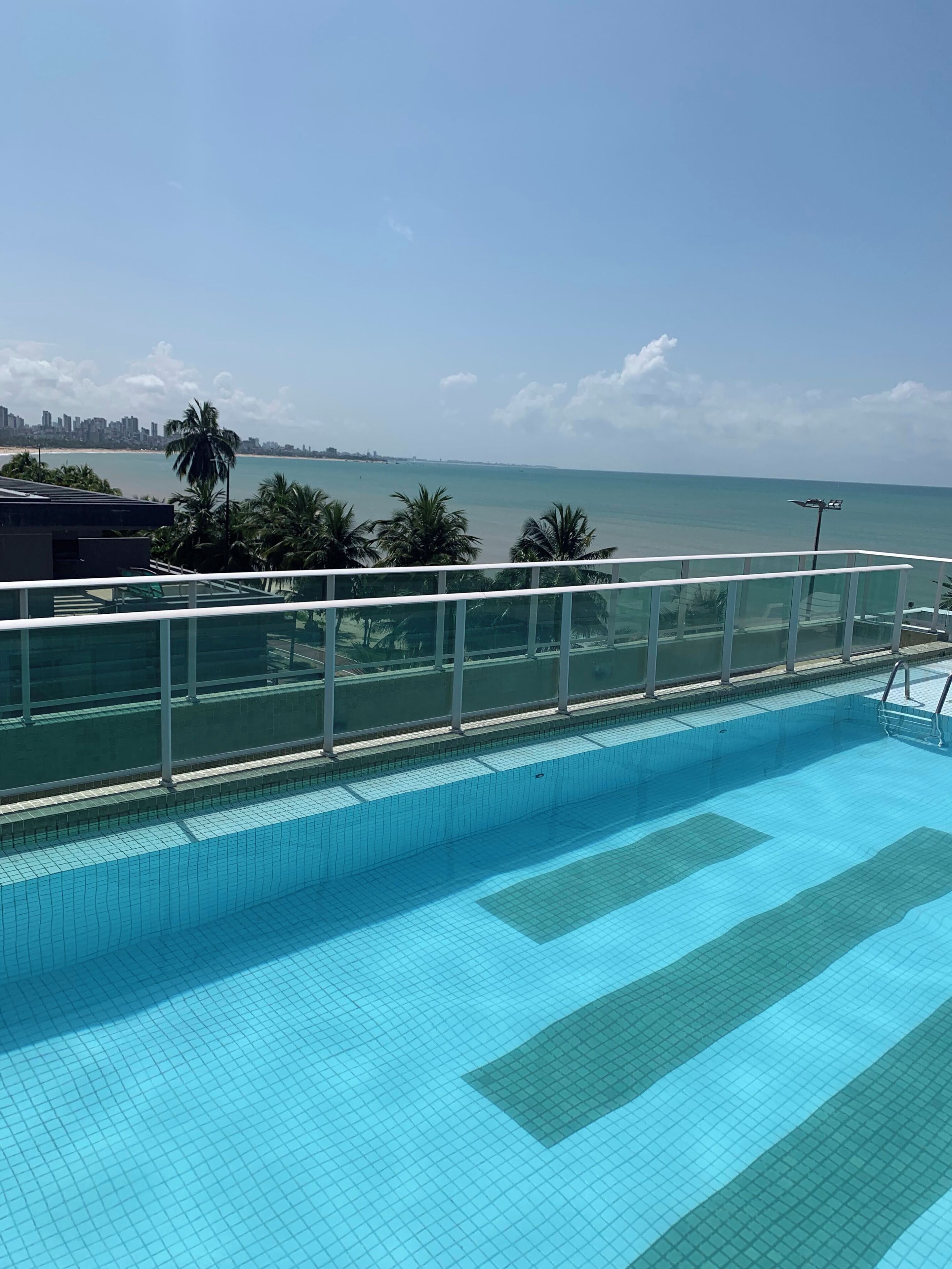 Foto - Melhores Flats - Maravilhosa varanda frente ao mar