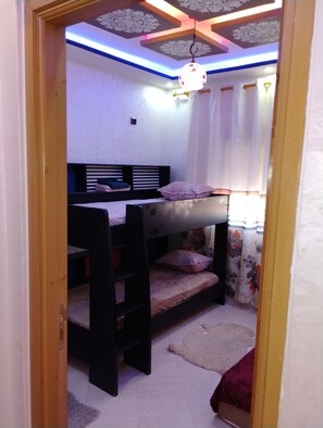 2 bedrooms, bed sheets - A charming apartment located in HAY EL MOHAMADI AGADIR, awaits travelers. (Agadir)