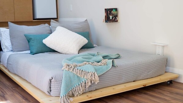 1 bedroom, desk, iron/ironing board, WiFi