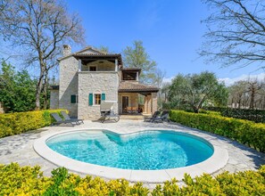 Villa | Exterior