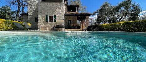 Villa | Piscine | Piscine couverte, piscine extérieure