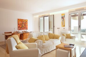 Apartment | Living area