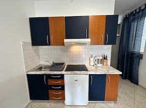 Private kitchen - Comfortable Apartment With Terrace (Porec)