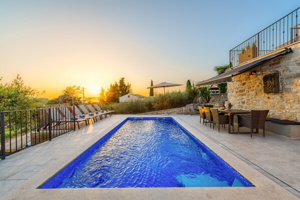 Biệt thự | Hồ bơi | Hồ bơi trong nhà, hồ bơi ngoài trời 