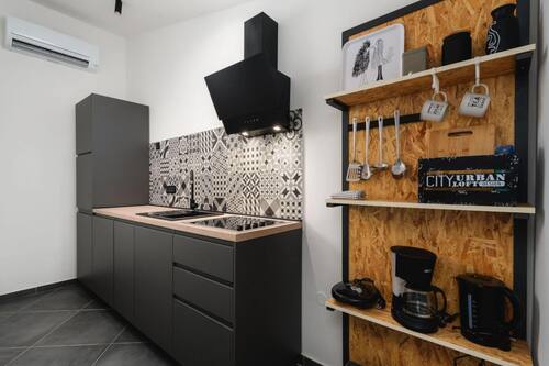 Apartment | Private kitchen | Electric kettle, toaster, cookware/dishes/utensils