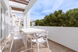 Outdoor dining - Golf Gardens Miraflores (Mijas)