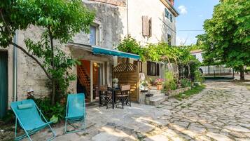 Apartment | Terrace/patio