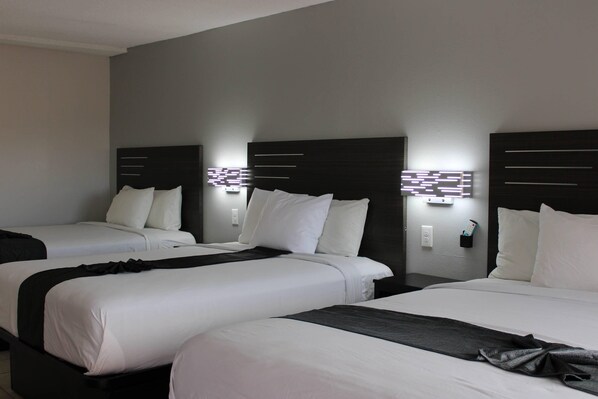 Standard Room, Multiple Beds, Non Smoking