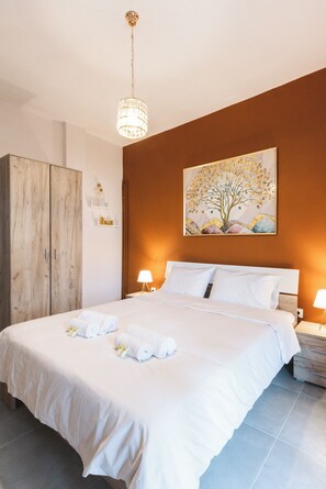 2 bedrooms, iron/ironing board, WiFi, bed sheets