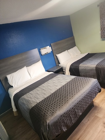 Double Room, 2 Double Beds, Non Smoking | Desk, free WiFi, bed sheets