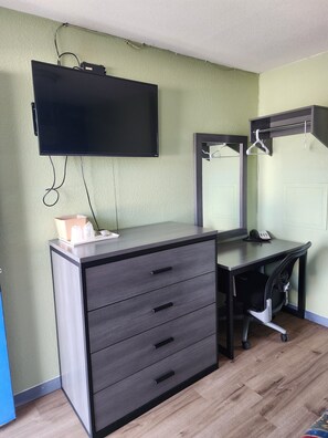 單人房, 1 張加大雙人床, 吸煙房 | 書桌、免費 Wi-Fi、床單