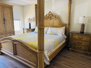 2 室のベッドルーム、デスク、アイロン / アイロン台、WiFi