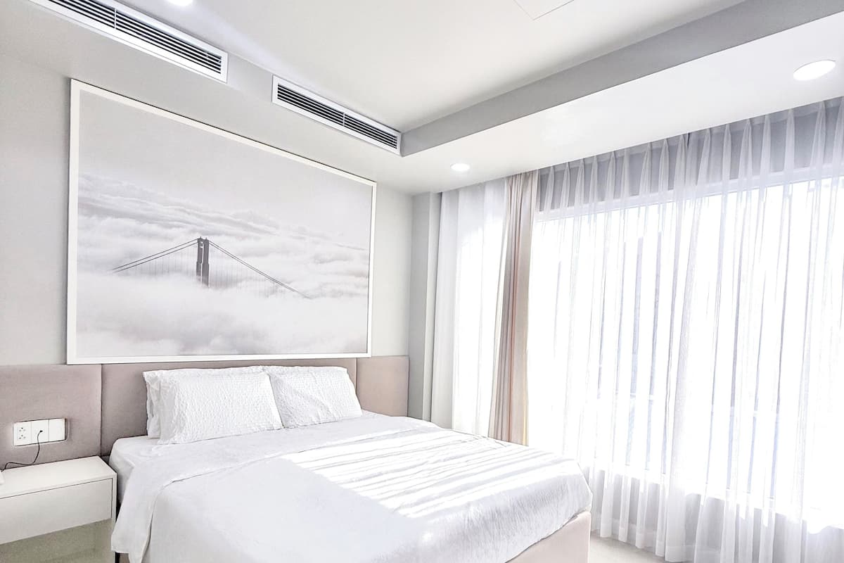 Deluxe Single Room, 1 King Bed, Kitchenette, City View | Premium bedding, individually decorated, individually furnished