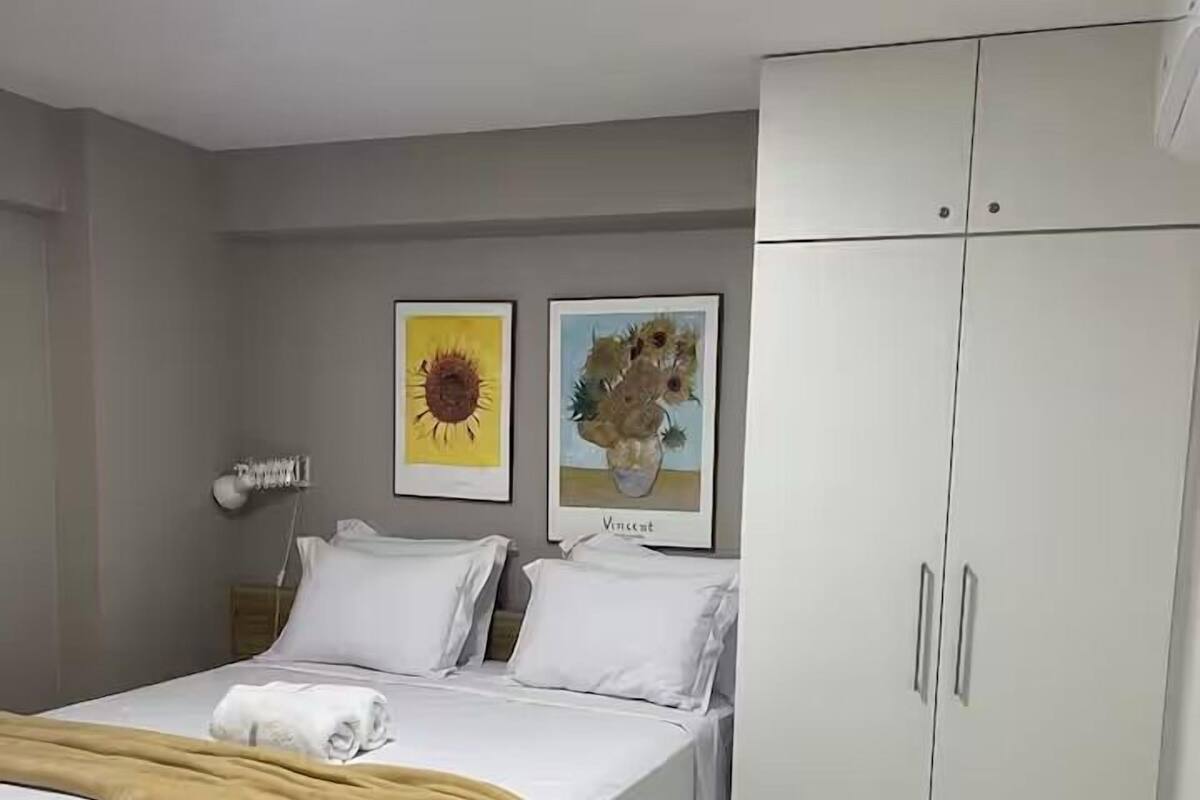 Apartment | 1 bedroom, laptop workspace, blackout drapes, iron/ironing board