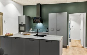 Fridge, microwave, dishwasher, coffee/tea maker - 4 bedroom nice home in Hadsund (Hadsund)