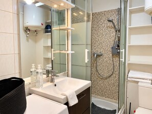Bathroom - Cozy studio in Évreux—Perfect! (Évreux)
