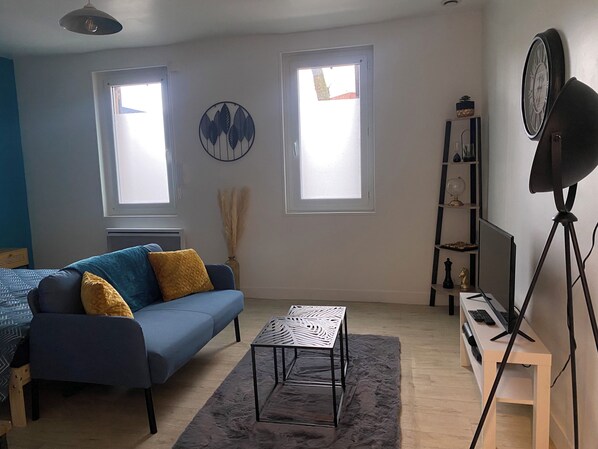 TV - Cosy studio in Évreux - Ideal! (Évreux)