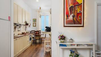 Apartment | Private kitchen | Electric kettle, toaster, cookware/dishes/utensils