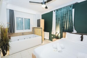 2 bedrooms, iron/ironing board, travel cot, Internet