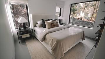 2 bedrooms, iron/ironing board, travel crib, free WiFi